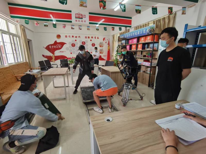成都广告片拍摄公司：极简主义践行者，少即是多的视觉哲学