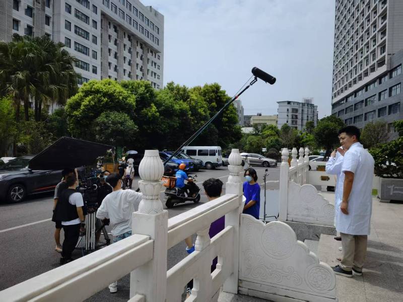 成都广告片拍摄公司低成本实现高规格制作的诀窍